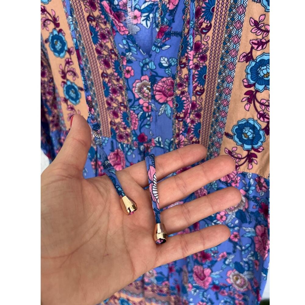Beautiful Blue and Pink Colors Summer Lightweight Dress - Size Small - Picture 4 of 7